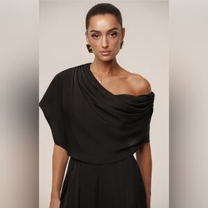 JLUXLABEL Black One-Shoulder Draped Top